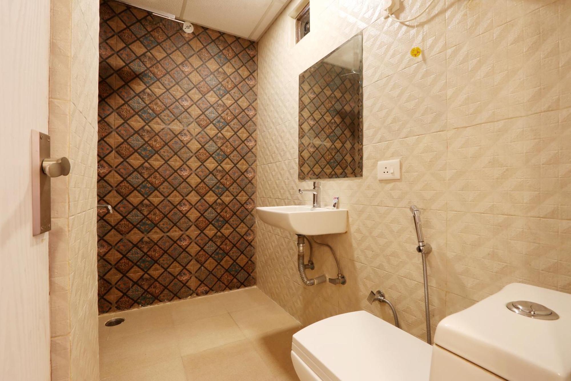 Hotel Sky Wood At Airport 뉴델리 외부 사진